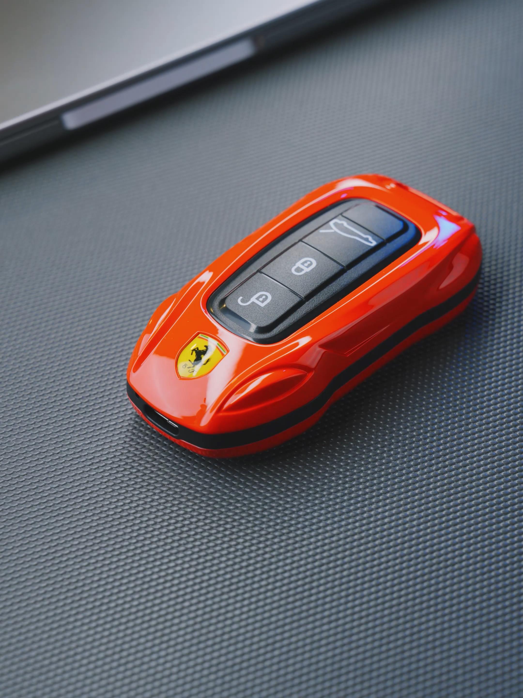 Mini téléphone portable style clef de voiture de luxe Double Sim 2G