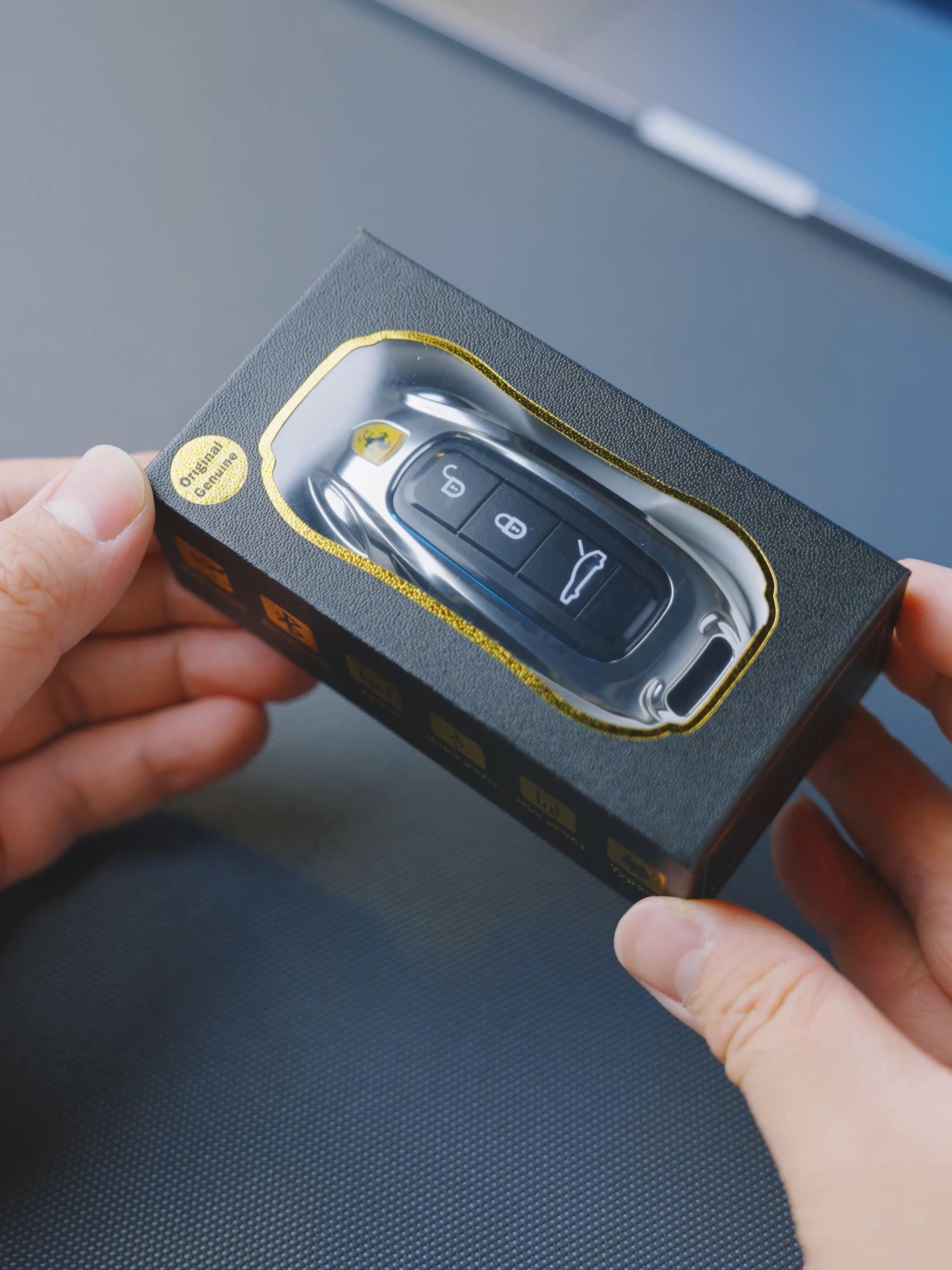 Mini téléphone de luxe Double Sim inspiré clef de voiture 2G
