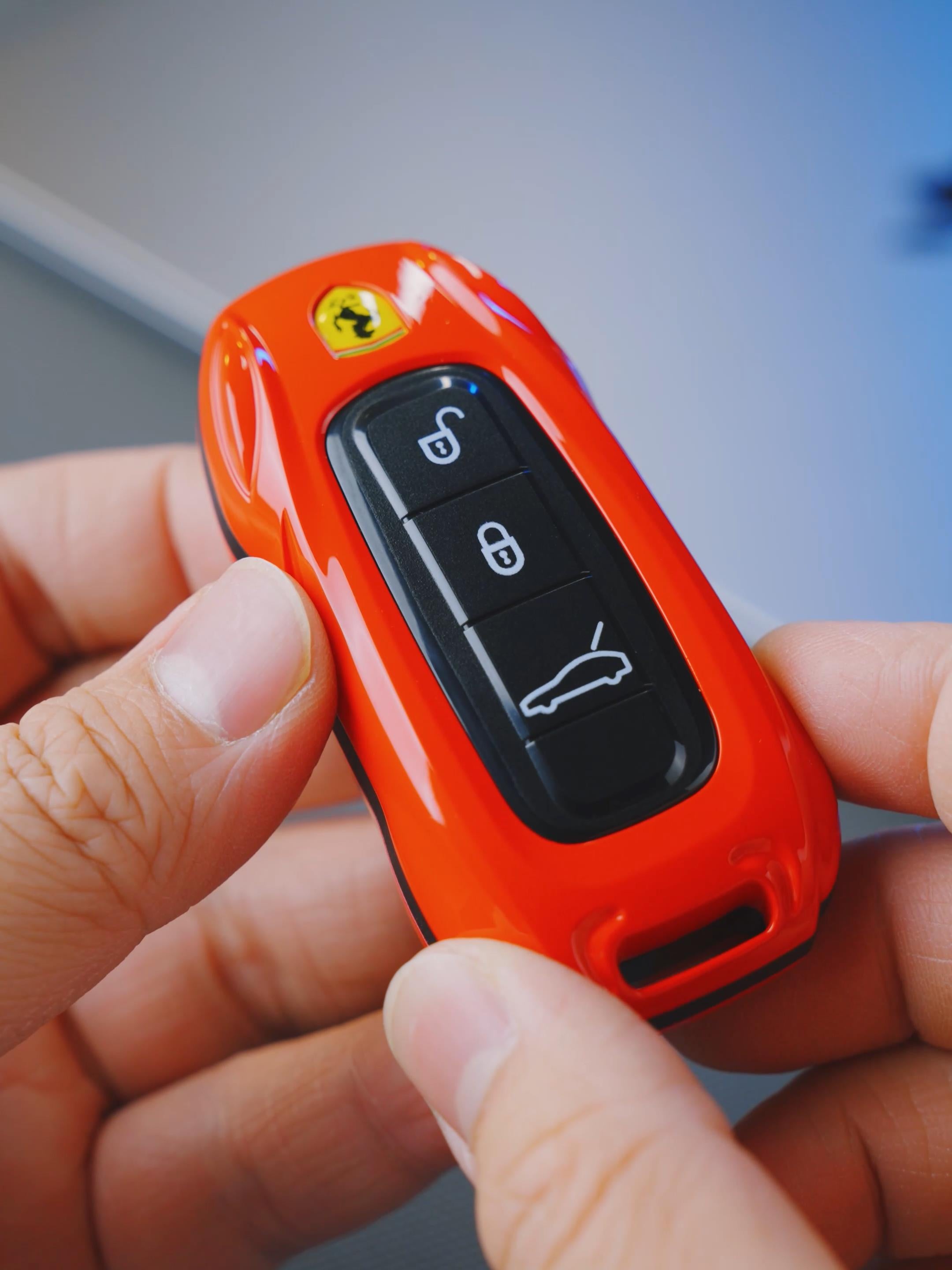 Mini téléphone portable style clef de voiture de luxe Double Sim 2G